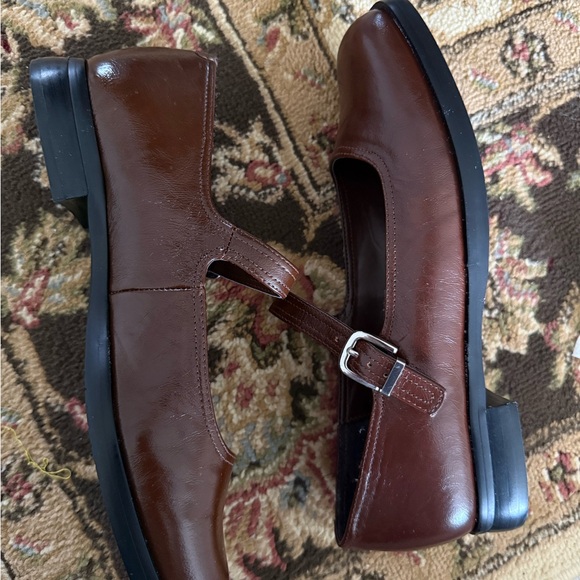 Steve Madden Brown Patent Mary Jane Block Heels - Picture 3 of 4